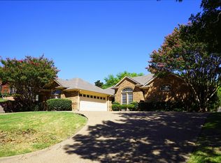 30 Lakeway Dr, Heath, TX 75032