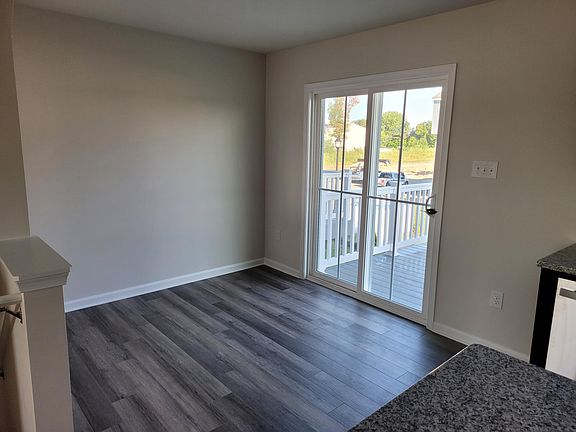 Dining-Breakfast Area with sliding door to Deck