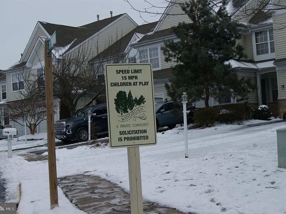 2nd image of 1650 Mayfield Cir