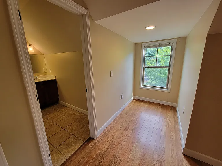 Forrest Edge Townhomes! - 4bd/4ba: Centrally Located! Upscale Student Living! — Photo 23