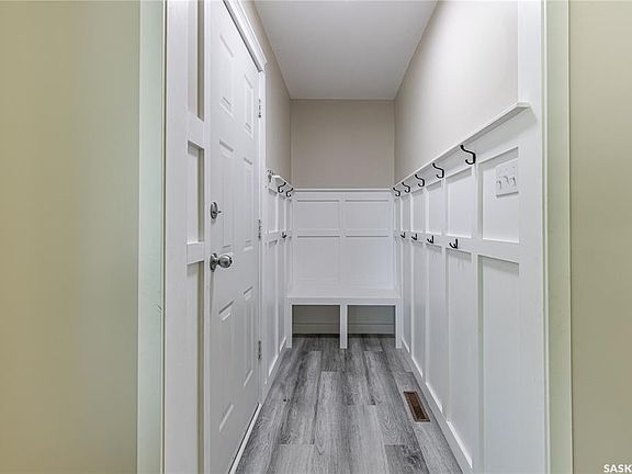 5th image of 1131 Currie CRESCENT