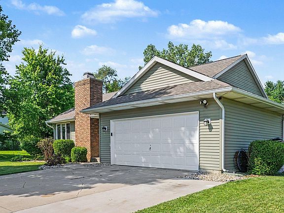 2nd image of 59411 Peppermint Dr