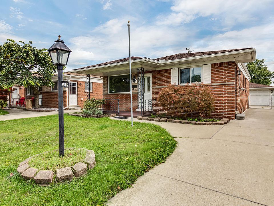 1st image of 3907 Harlow Ave