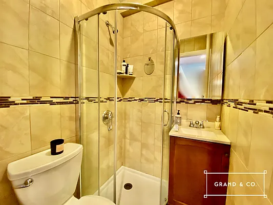 Rented by Grand & Co. | media 7