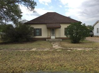 306 Vine St, Claude, TX 79019