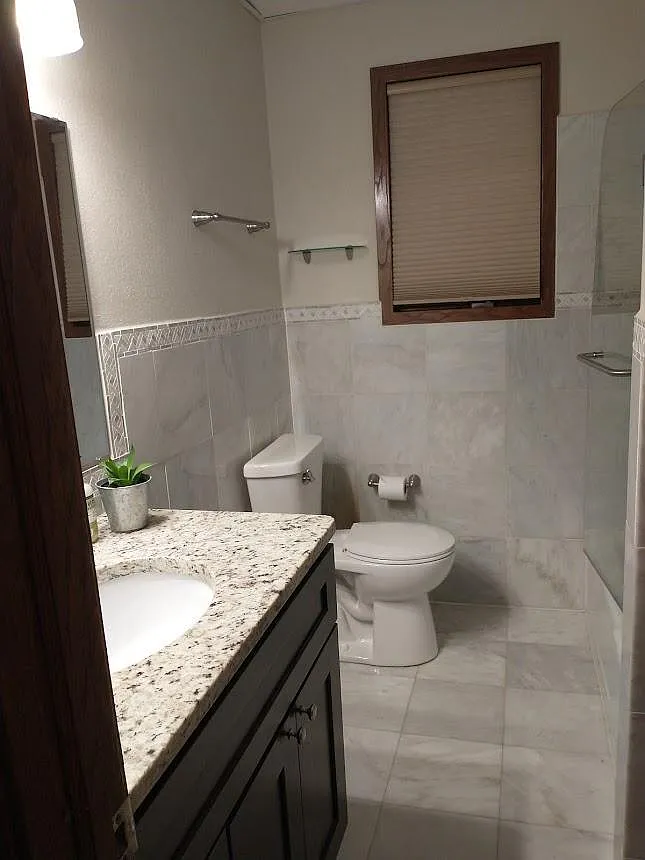 2 bed, 930 sqft, $1,350 — Photo 2