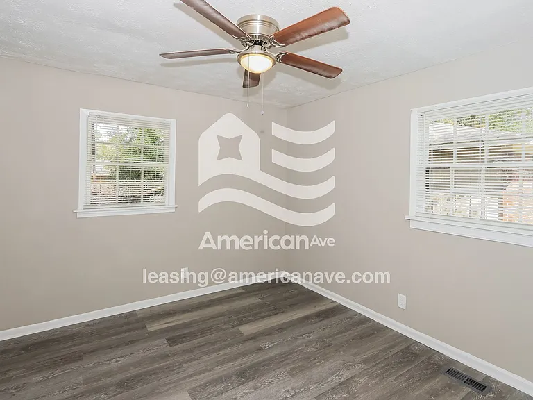 1825287_006_wm_-_main_bedroom_13187292.jpg