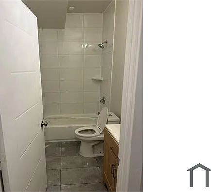 1910 I St NE #8 — Photo 9