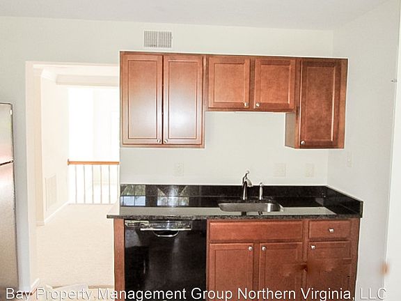4th image of 13355 Foxhole Dr