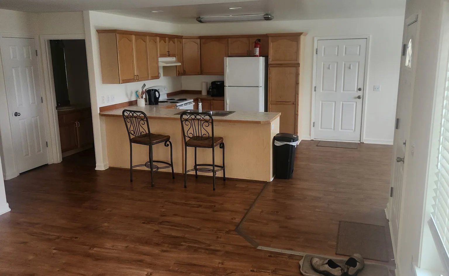 3 bed, 1300 sqft, $975 — Photo 2