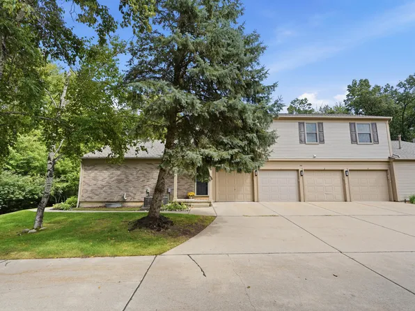 240 Pine Tree Ridge Dr Unit 4, Waterford, MI 48327