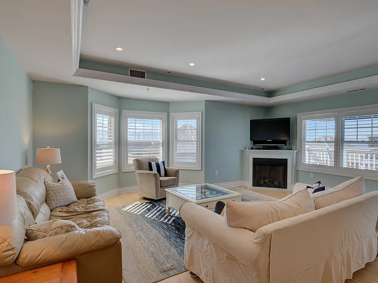 124 Bay St #R2 — Photo 4