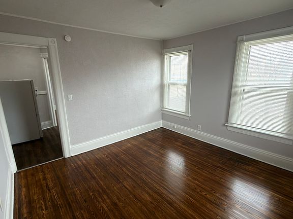 5th image of 583 Averill Ave APT 2