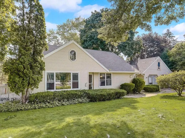 5760 South New Berlin ROAD, Hales Corners, WI 53130