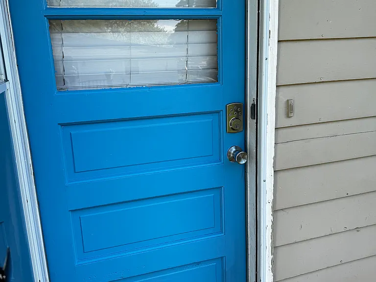 207 N Stark St #209 — Photo 2