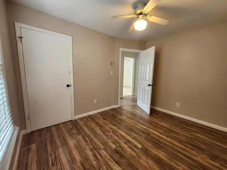 702 Meade Dr — Photo 10
