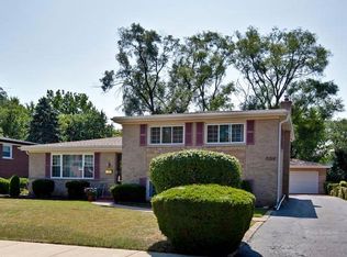 905 E Golfhurst Ave, Mount Prospect, IL 60056