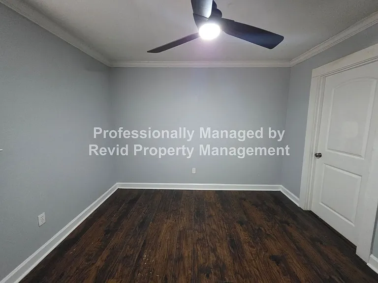 1632 Monroe Ave. — Photo 12