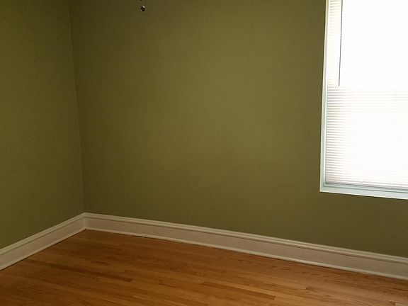 2nd image of 5645 N Artesian Ave