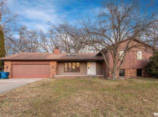 711 E 3rd St, Coal Valley, IL