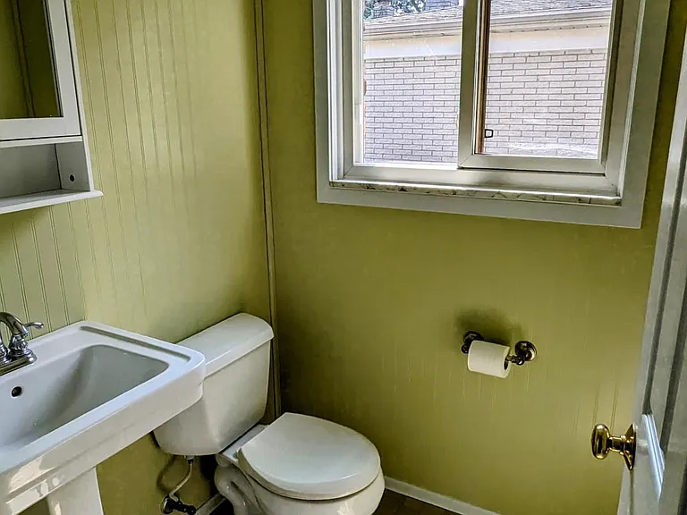 4676 Fairmont Dr — Photo 18