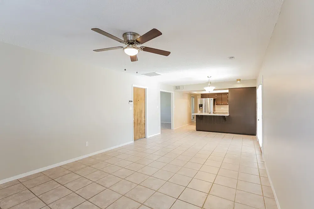 3 bed, 1466 sqft, $1,300 — Photo 3