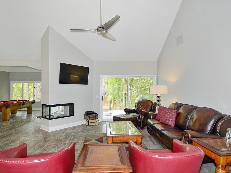 1st image of 38 Heath Dr