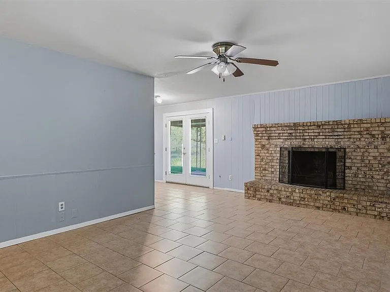 908 W State Highway 243 — Photo 21