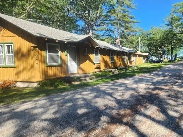 977 Huron St, East Tawas, MI 48730