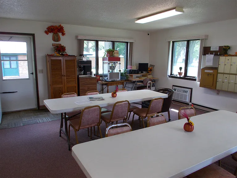 302 N Broadway St — Photo 9