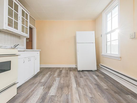 4th image of 3900 Mountain View Dr