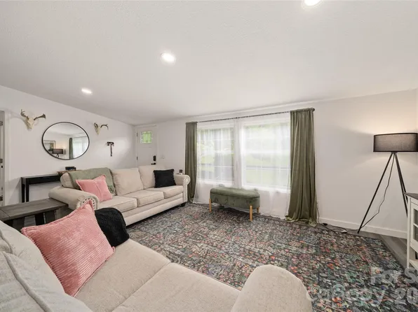 7 Wid Smith Rd, Burnsville, NC 28714