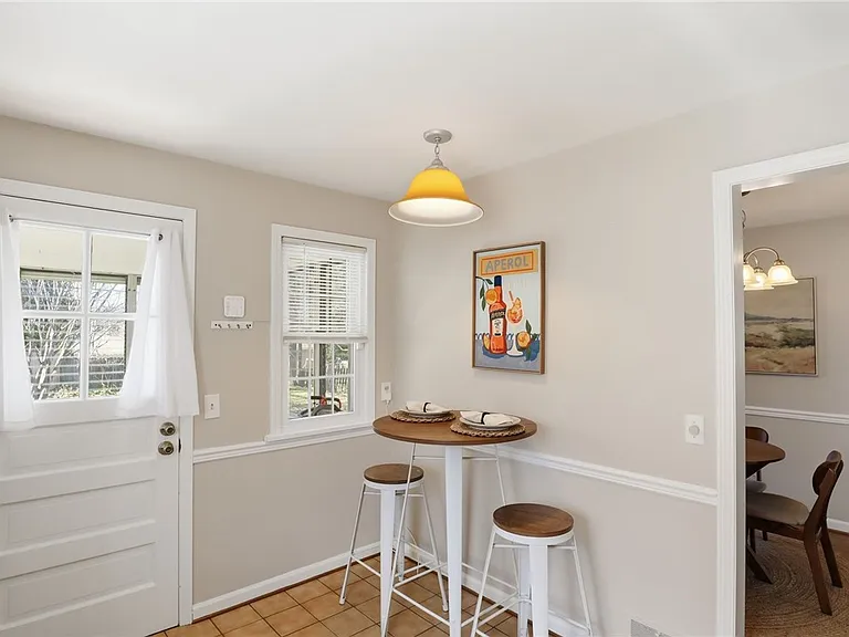 37 Oakmount Dr — Photo 9
