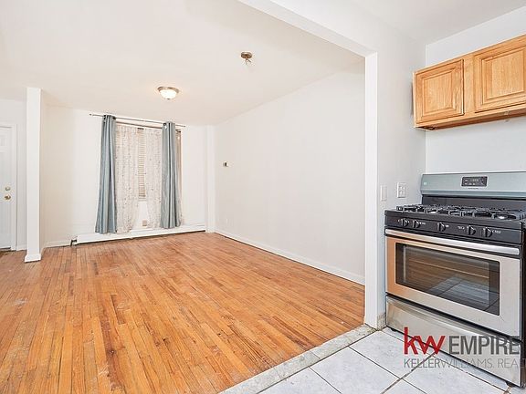 3rd image of 162 W 133rd St #1R