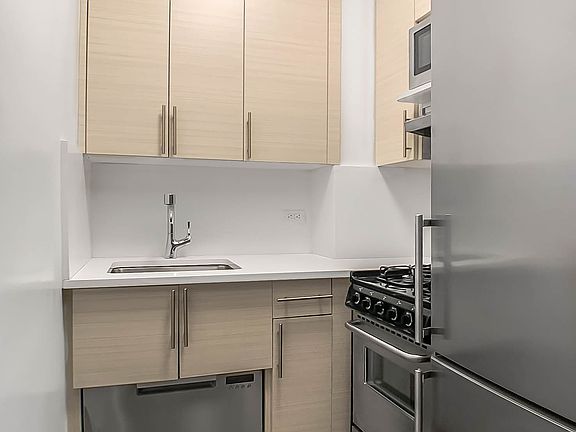 5th image of 4 Park Ave #7C
