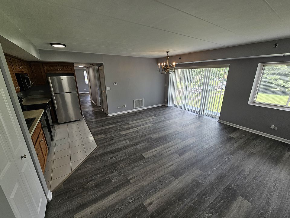 1st image of 7325 Oakwood Ave APT 2D