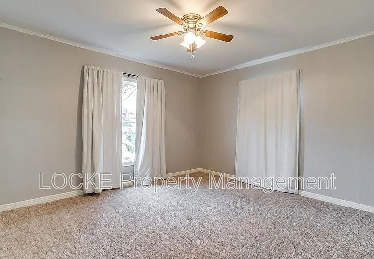 3024 8th Ave — Photo 6