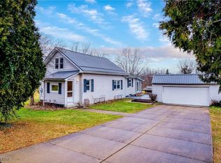 1499 King Dr, Uniontown, OH 44685