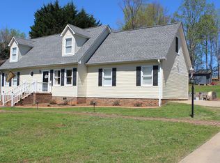 109 Earle Dr, Pickens, SC 29671