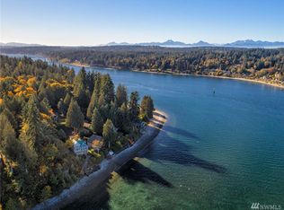 17369 Agate St NE, Bainbridge Island, WA 98110