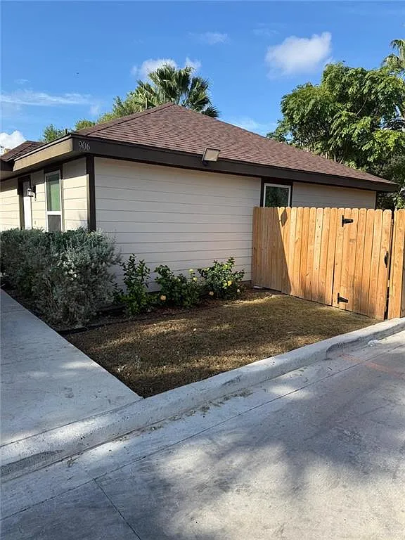 2 bed, 2.0 bath, 3654 sqft, $1,000 — Photo 1