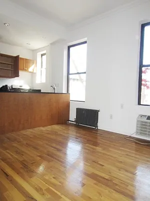 Rented by City Connections Realty | media 27