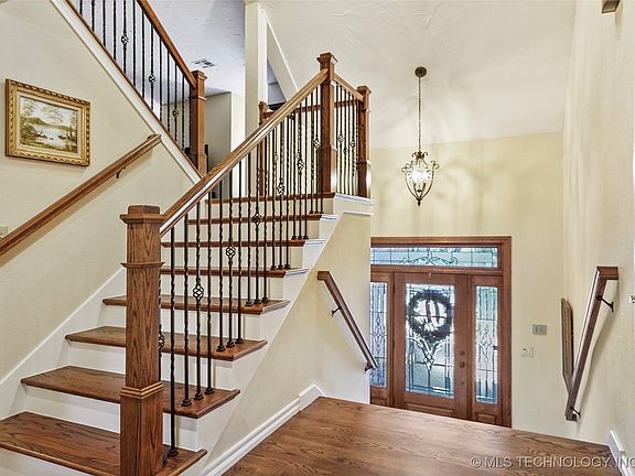 3rd image of 8751 S College Pl