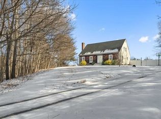 1 Olde Parish Ln, Sterling, MA 01564
