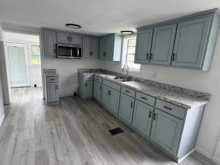 105 S Claxton Ave — Photo 6