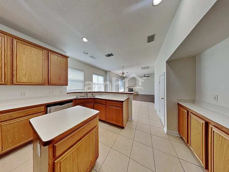 2619 Hopkins Dr — Photo 4