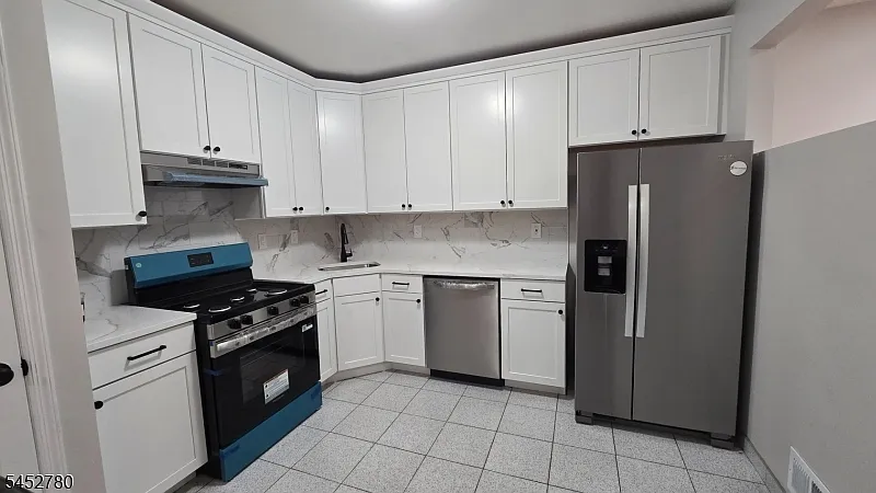 4 bed, 3.5 bath, $4,800 — Photo 2