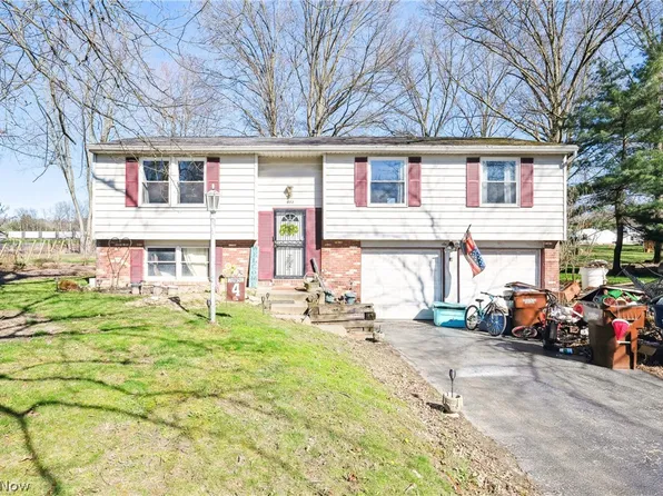 611 Heatherwood Dr SE, Warren, OH 44484