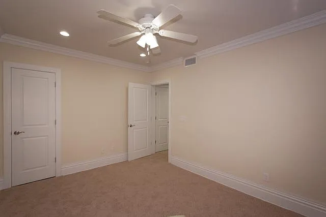 Fairfield Tudor at Bay Shore — Photo 18