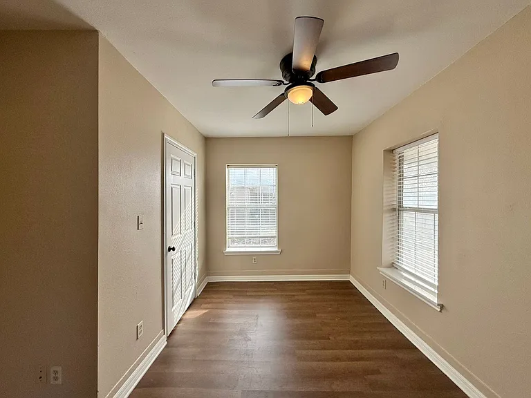 1016 S Bennett Ave — Photo 11